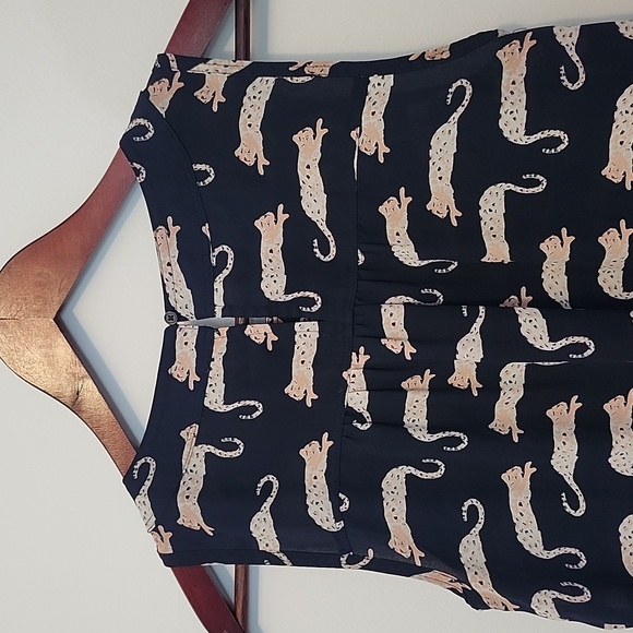 Loft size XS sleeveless animal print blouse - Picture 4 of 5